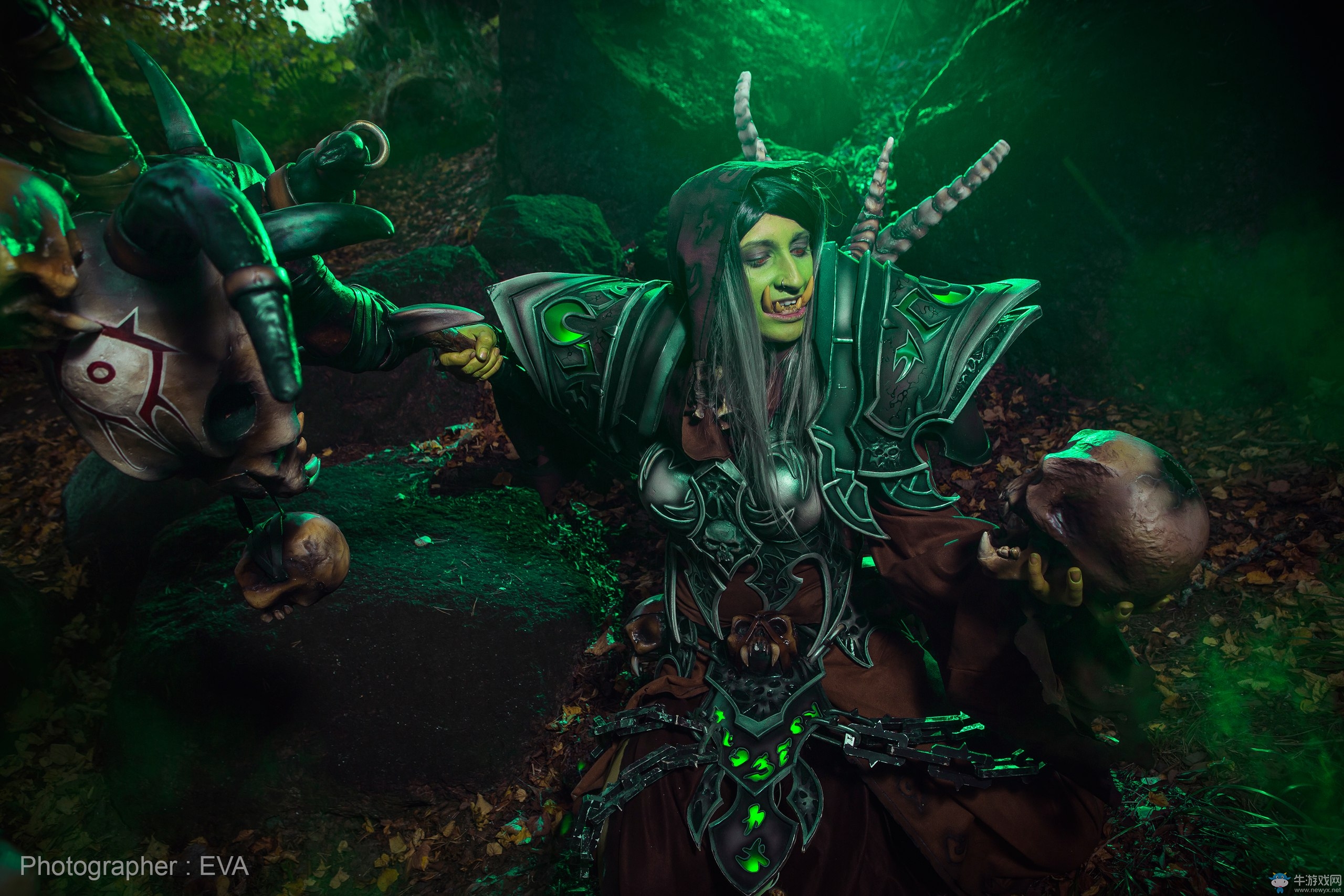 真的嚇哭寶寶了！俄羅斯美女性轉(zhuǎn)COS《魔獸世界》古爾丹