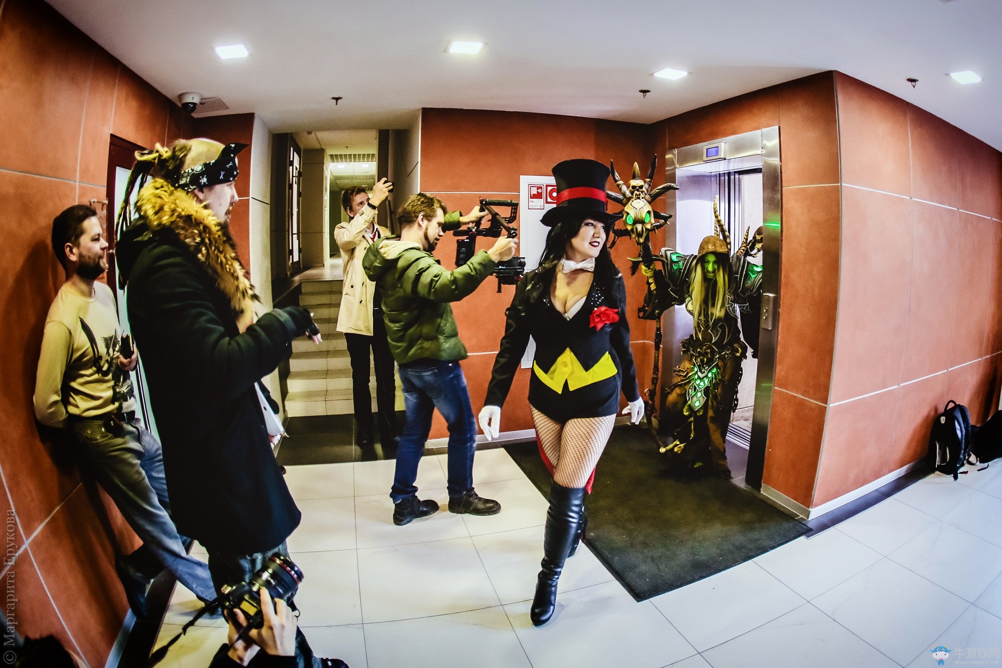 真的嚇哭寶寶了！俄羅斯美女性轉(zhuǎn)COS《魔獸世界》古爾丹