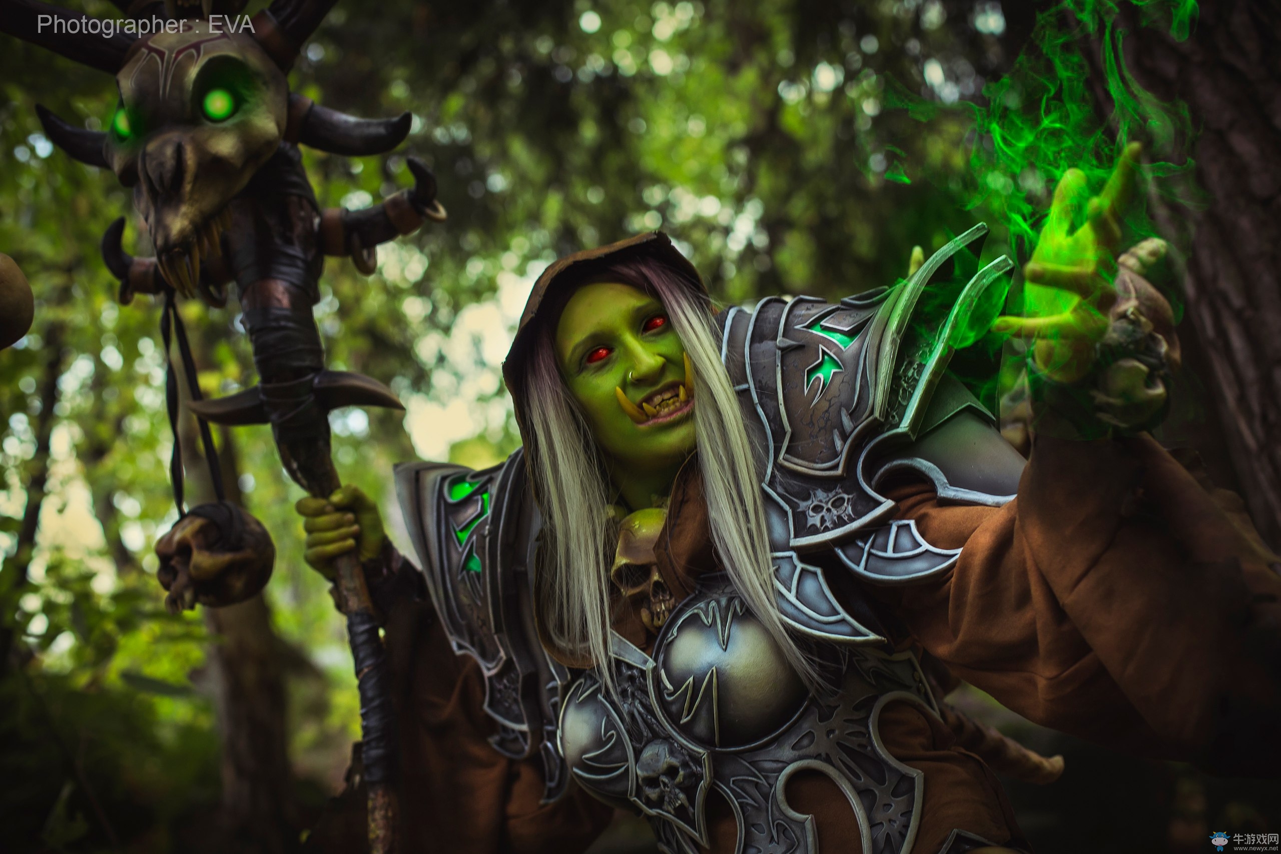 真的嚇哭寶寶了！俄羅斯美女性轉(zhuǎn)COS《魔獸世界》古爾丹