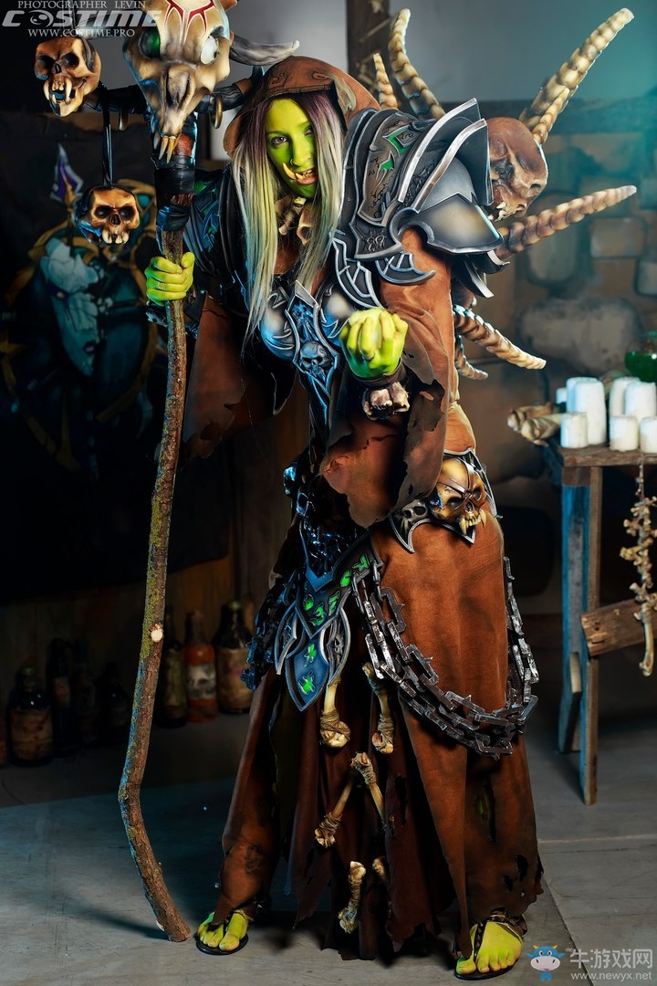 真的嚇哭寶寶了！俄羅斯美女性轉(zhuǎn)COS《魔獸世界》古爾丹