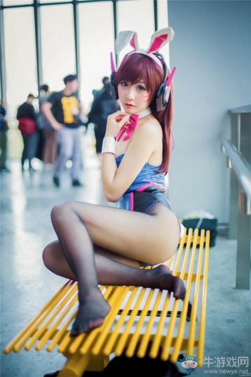 《守望先鋒》這才是真“D”va！萌妹COS守望先鋒Dva 身材炸裂