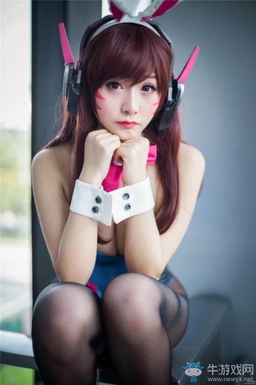 《守望先鋒》這才是真“D”va！萌妹COS守望先鋒Dva 身材炸裂