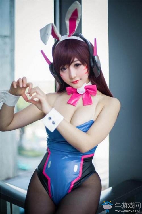 《守望先鋒》這才是真“D”va！萌妹COS守望先鋒Dva 身材炸裂