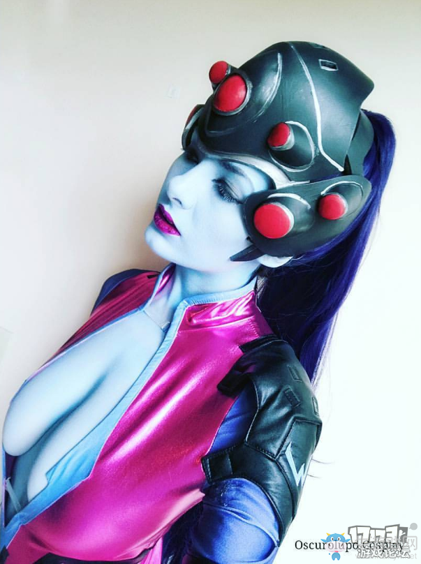 守望先鋒：美國小姐姐帶來的性感冷艷黑百合cos