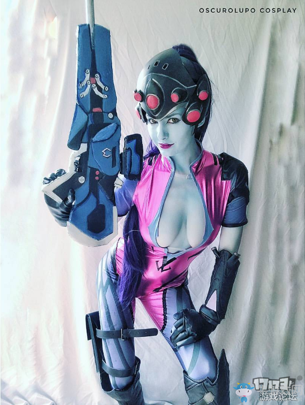 守望先鋒：美國小姐姐帶來的性感冷艷黑百合cos