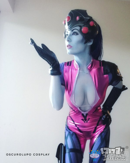 守望先鋒：美國小姐姐帶來的性感冷艷黑百合cos