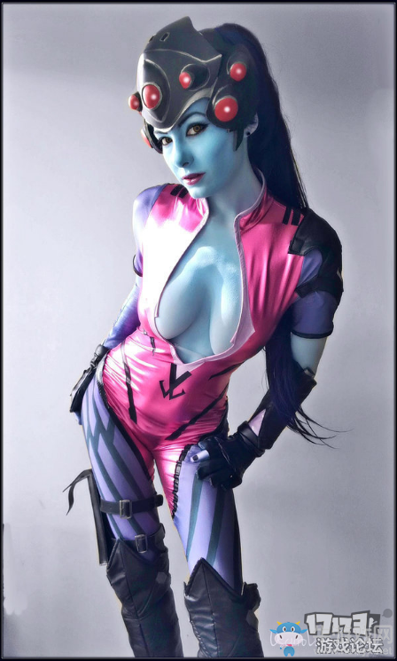 守望先鋒：美國小姐姐帶來的性感冷艷黑百合cos