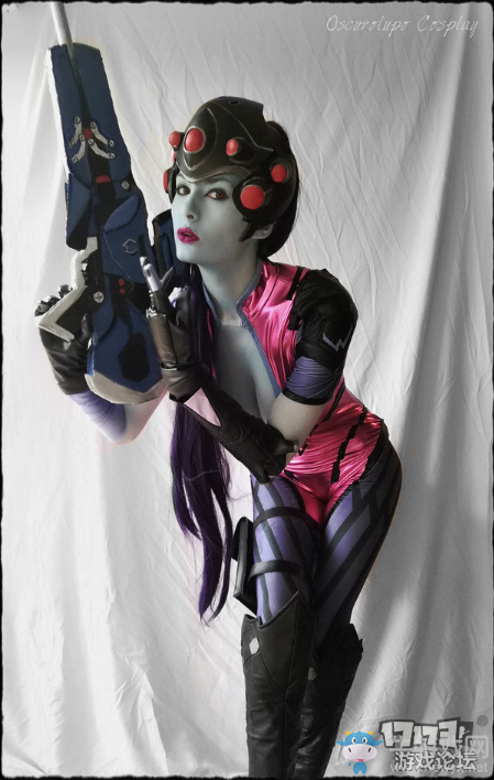 守望先鋒：美國小姐姐帶來的性感冷艷黑百合cos