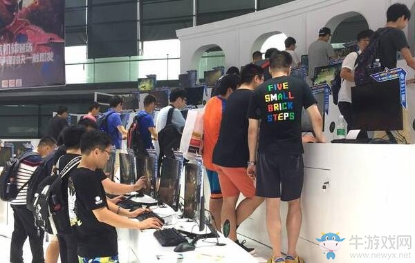 《黑暗與光明》CJ現場試玩人頭攢動火爆異常
