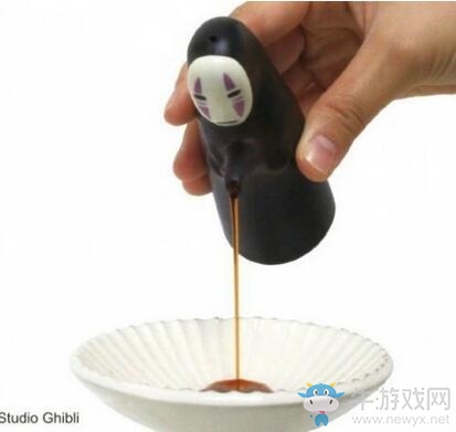《千與千尋》官方推出無臉男餐具周邊 姿勢好妖嬈