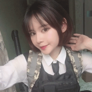 美女自制表情包，網友：絕地求生妹子質量這么高？