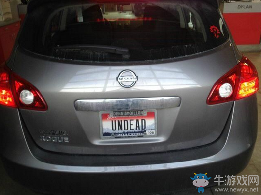 哥來自艾澤拉斯！看國外《魔獸世界》玩家們的有趣車牌