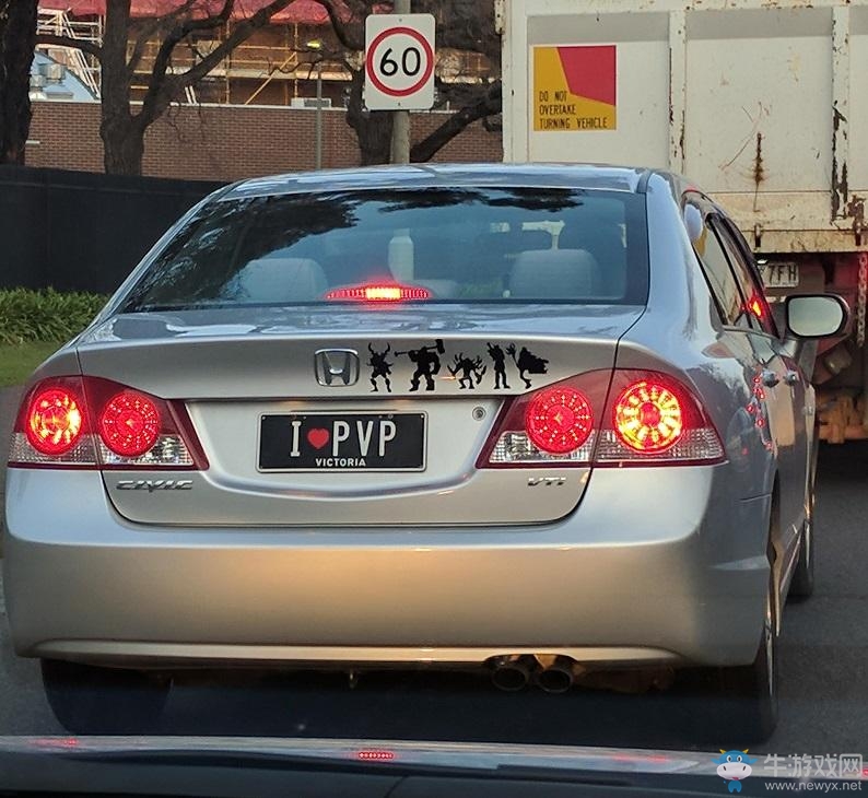 哥來自艾澤拉斯！看國外《魔獸世界》玩家們的有趣車牌