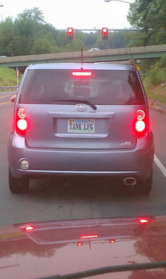 哥來自艾澤拉斯！看國外《魔獸世界》玩家們的有趣車牌