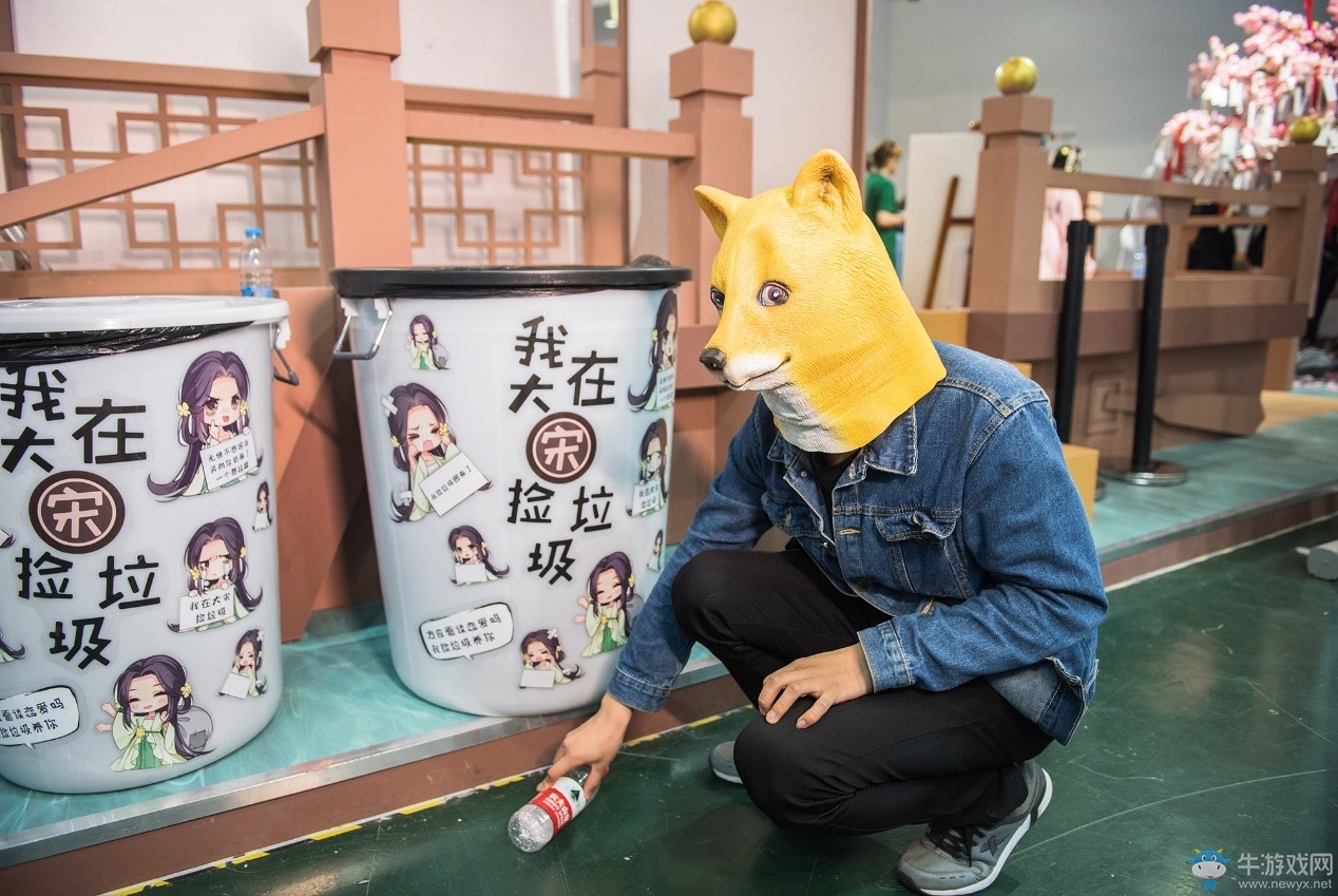 《遇見(jiàn)逆水寒》屢獲央視肯定，直播玩家撿垃圾談戀愛(ài)