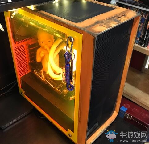 玩家自制《死亡擱淺》主題PC 內(nèi)有小BB躺機(jī)箱