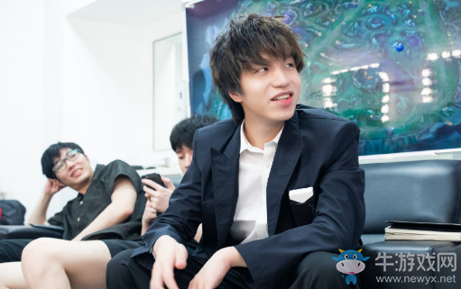 小牛賽事報：EDG:0大勝LNG，拍拍大龍隊我青結