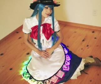 技術宅完美還原！東方Project“比那名居天子”發光Cosplay衣裝