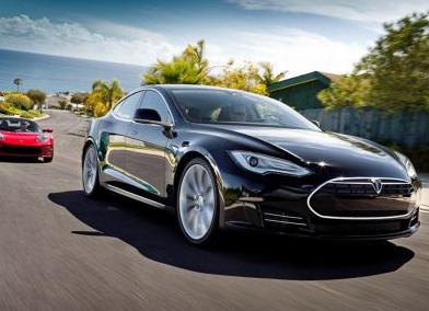 中國(guó)首輛特斯拉電動(dòng)車(chē)現(xiàn)身 土豪用250萬(wàn)收入麾下
