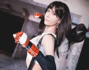 小蠻腰大長腿 國外美女《最終幻想》蒂法COS賞