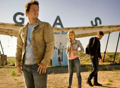 《變形金剛4：絕境重生》最新劇照 父女女婿齊聚 中國豪車將亮相